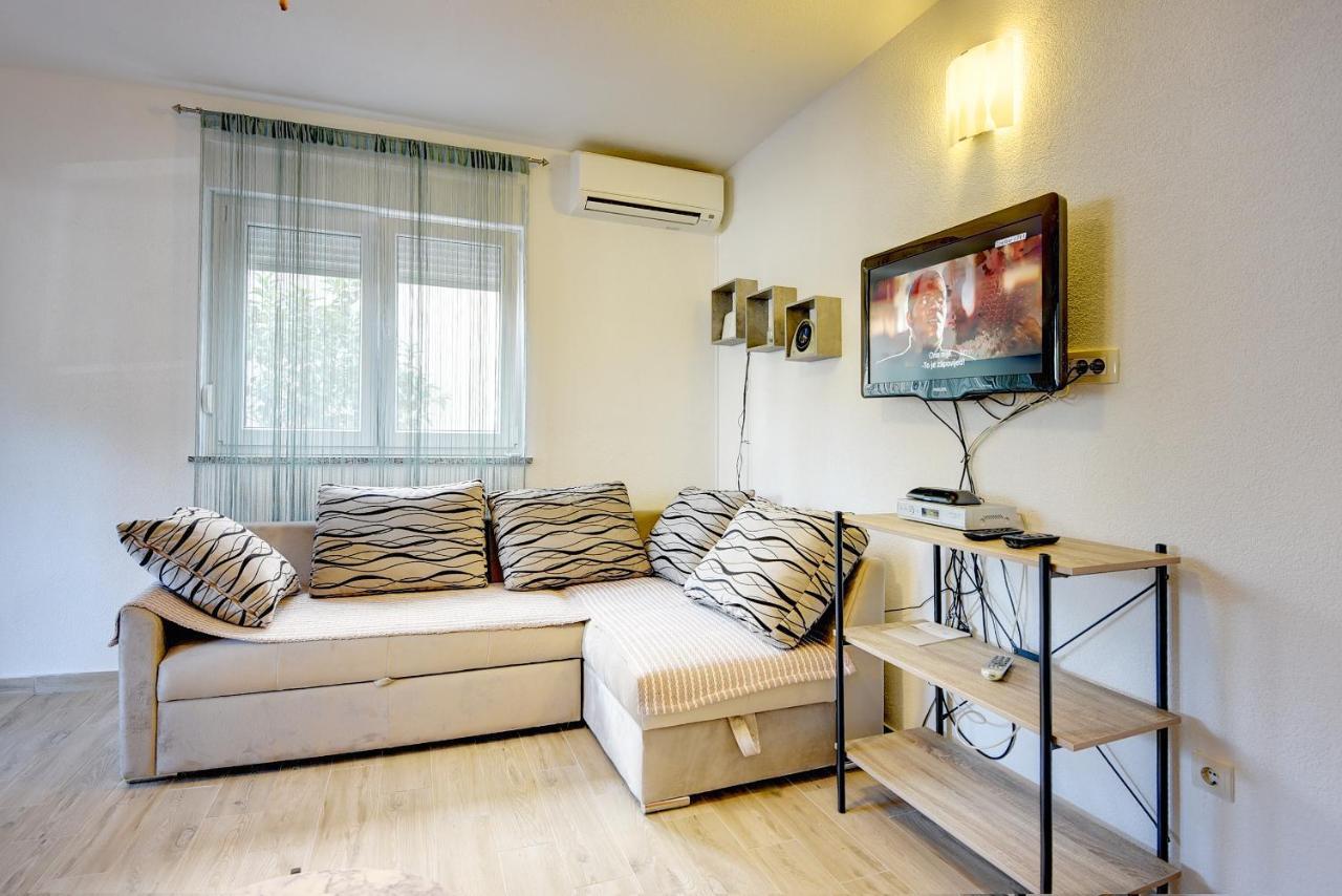 Apartment Mores Medolino Esterno foto
